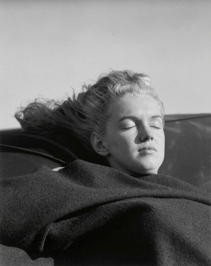 marilyn-monroe-malibu-beach-photoshoot-andre-de-dienes-4