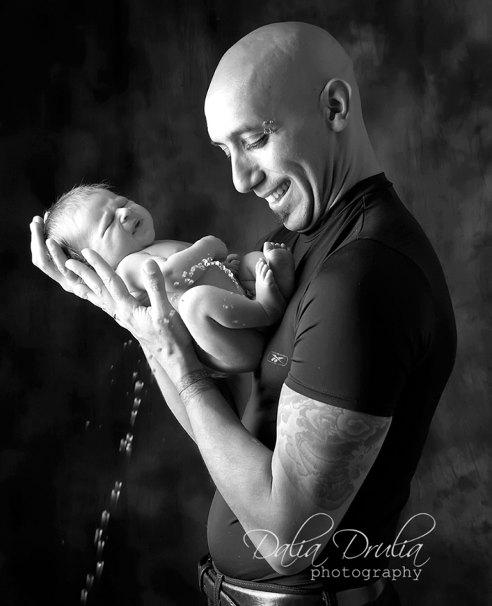 family-newborn-baby-photography-fails-11