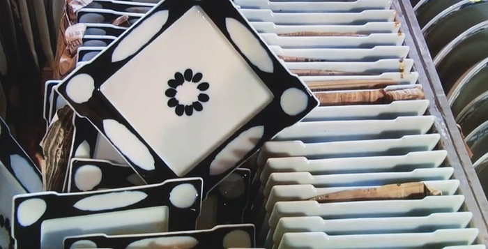 treasure-hunting-porcelain-warehouse-kouraku-kiln-japan-6