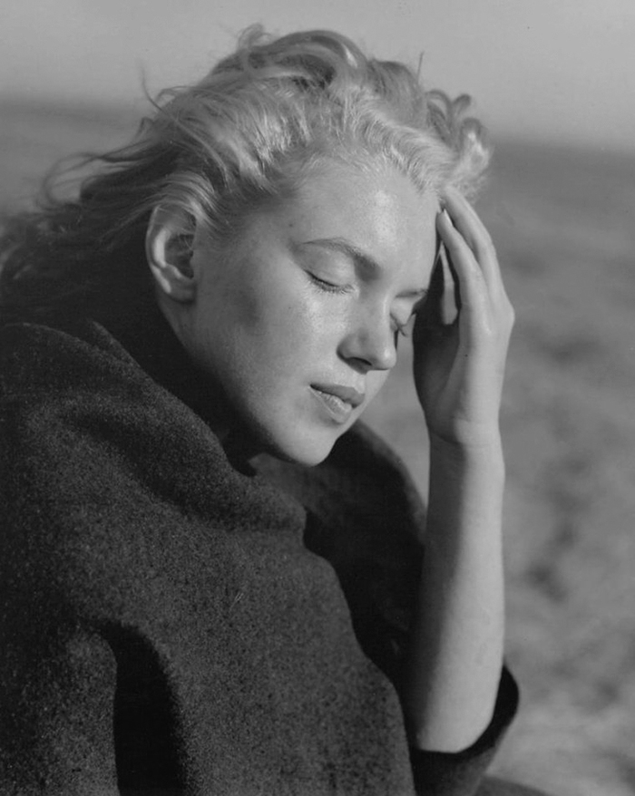marilyn-monroe-malibu-beach-photoshoot-andre-de-dienes-13