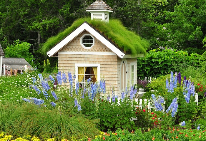 she-sheds-garden-woman-caves-11