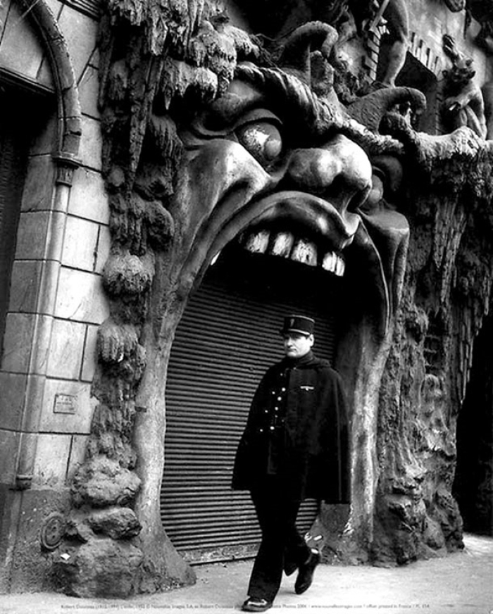 creepy-clubs-paris-1920s-cabaret-of-hell-20
