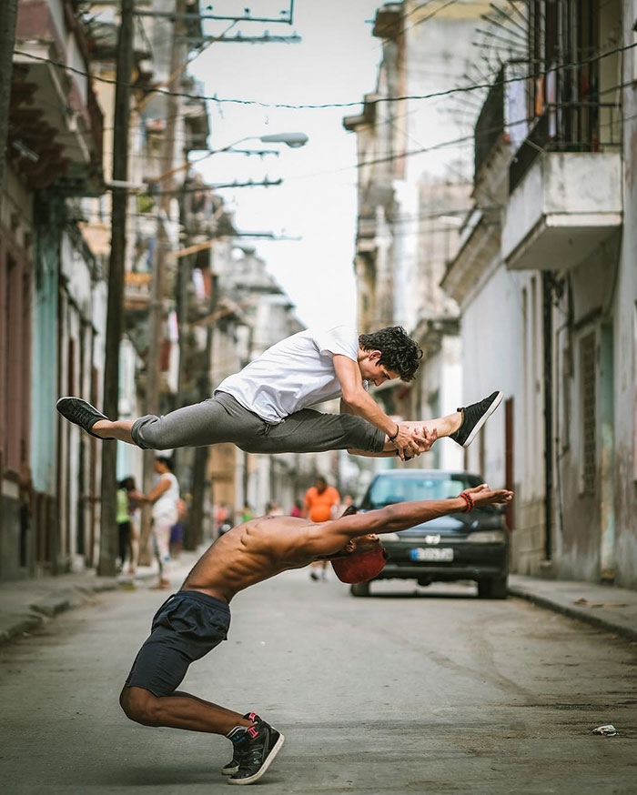 ballet-dancers-practice-on-streets-cuba-omar-robles-12