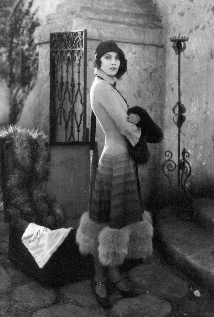 beginning-of-modern-fashion-1920s-women-fashion-1