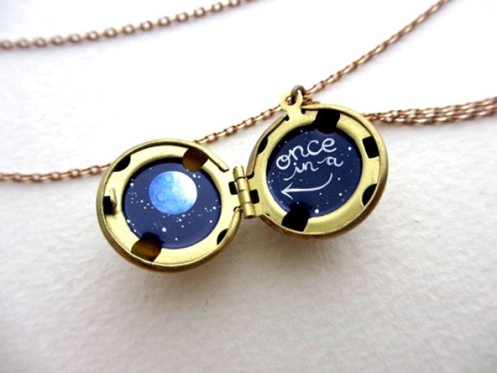 miniature-astronomy-oil-paintings-jewelry-khara-ledonne-11