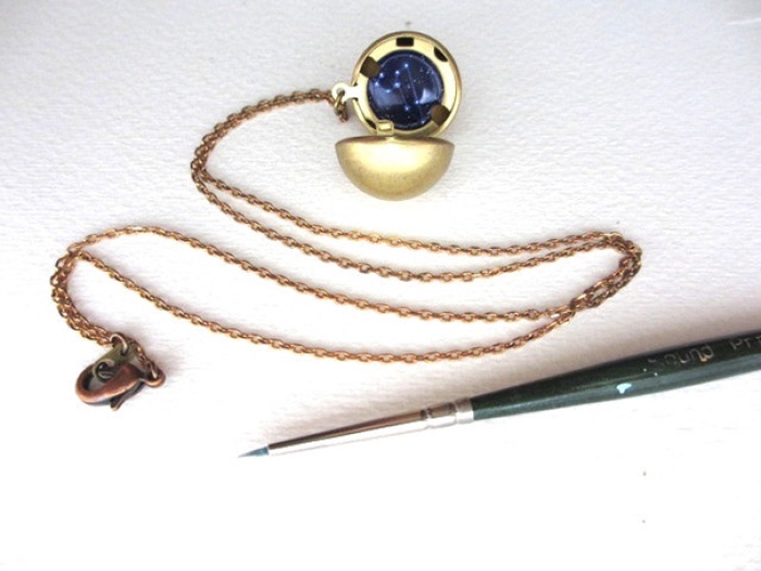 miniature-astronomy-oil-paintings-jewelry-khara-ledonne-5
