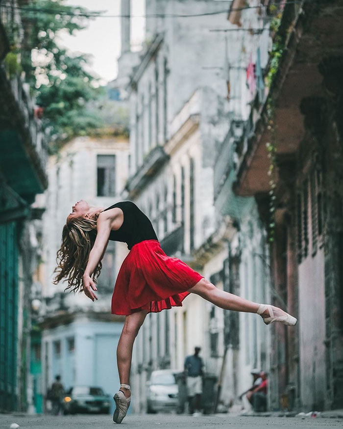 ballet-dancers-practice-on-streets-cuba-omar-robles-9