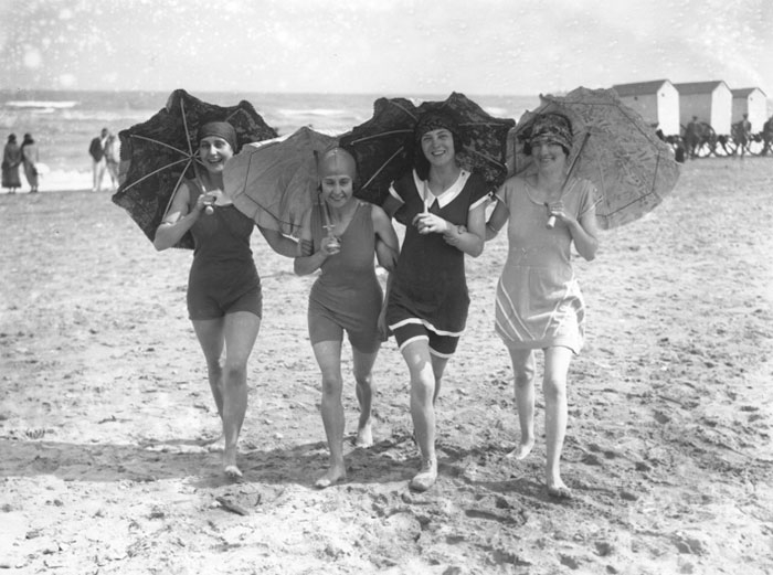 beginning-of-modern-fashion-1920s-women-fashion-12