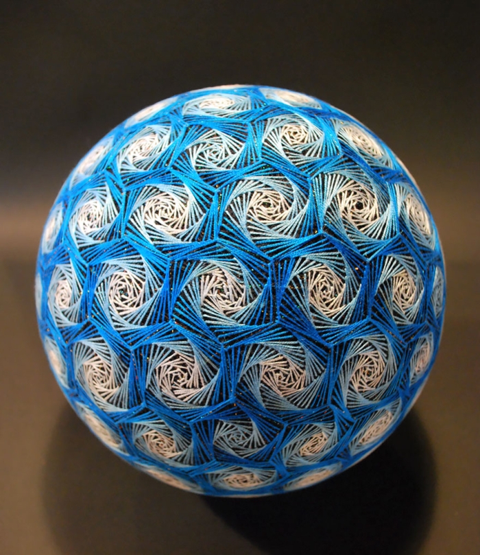 outside-the-box-embroidery-art-21
