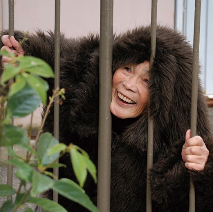 humorous-self-portraits-kimiko-nishimoto-5