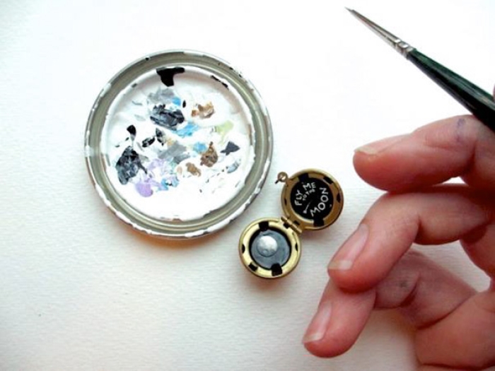 miniature-astronomy-oil-paintings-jewelry-khara-ledonne-9