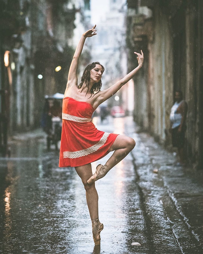 ballet-dancers-practice-on-streets-cuba-omar-robles-2