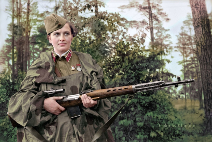 vintage-colorized-photos-soviet-russia-8