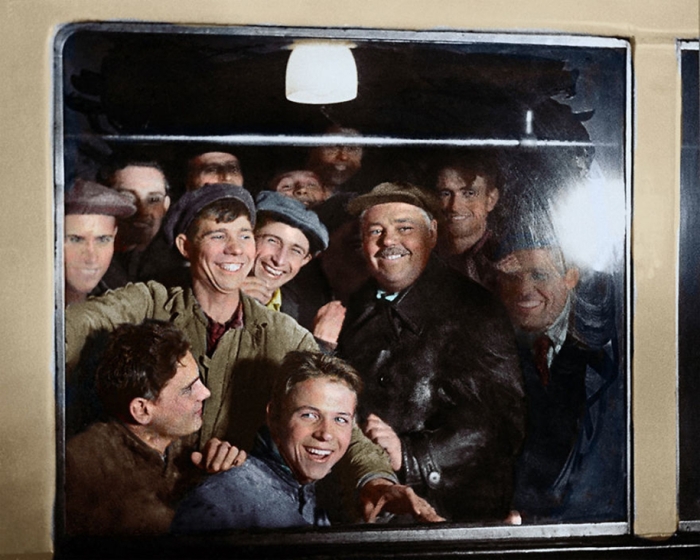vintage-colorized-photos-soviet-russia-15