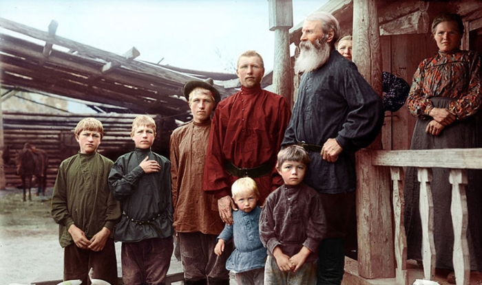 vintage-colorized-photos-soviet-russia-18