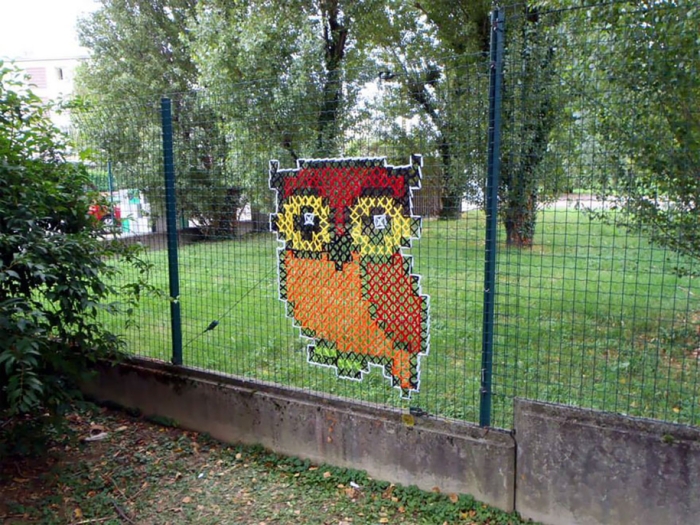 outside-the-box-embroidery-art-41