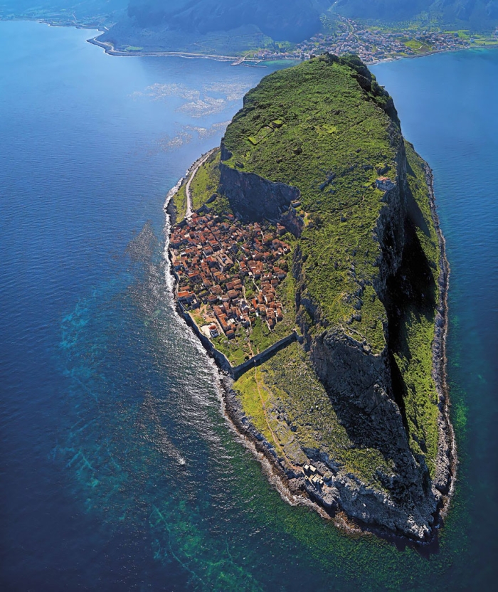 most-beautiful-towns-in-world-fairy-tale-villages-x15