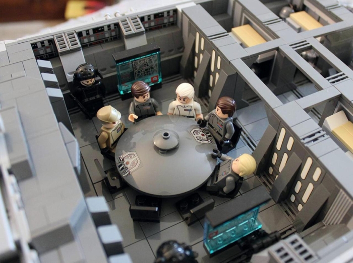 star-wars-lego-imperial-destroyer-ship-interior-doomhandle-19