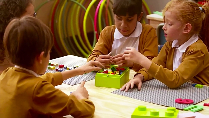 braille-bricks-help-blind-children-learn-literacy-13