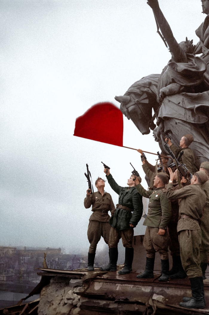 vintage-colorized-photos-soviet-russia-12