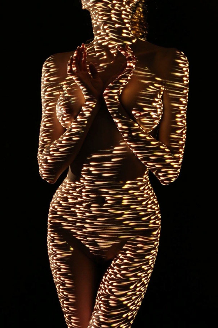 women-shadow-portraits-light-patterns-photography-dani-olivier-1