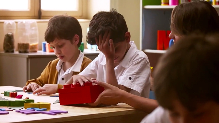 braille-bricks-help-blind-children-learn-literacy-9