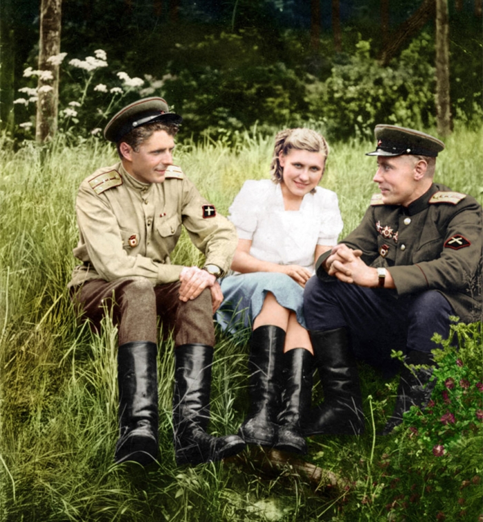 vintage-colorized-photos-soviet-russia-9