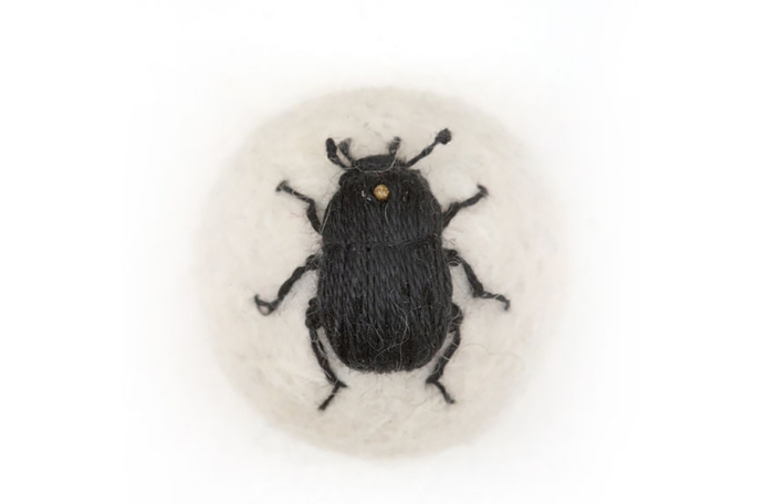 outside-the-box-embroidery-art-24