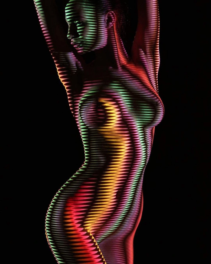 women-shadow-portraits-light-patterns-photography-dani-olivier-5