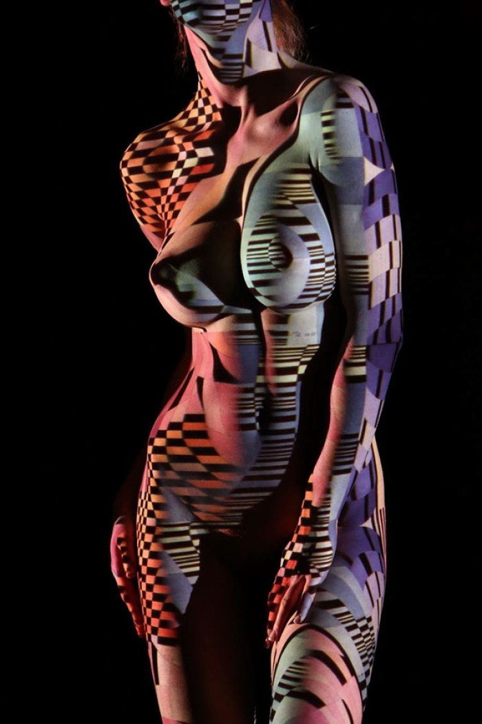 women-shadow-portraits-light-patterns-photography-dani-olivier-11