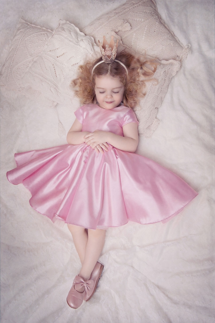 photographer-captures-children-in-costumes-childhood-anna-rozwadowska-7