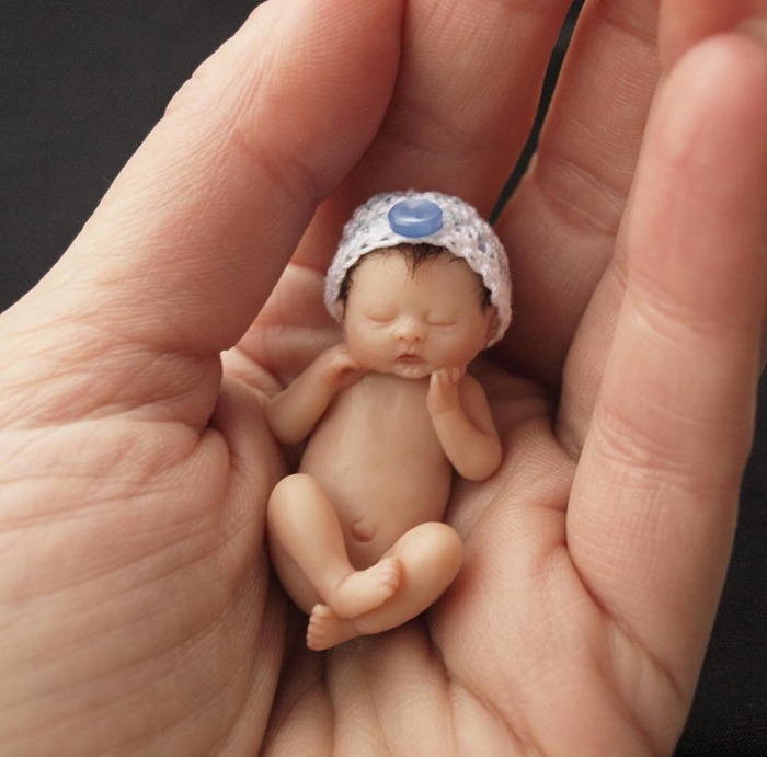 lifelike-miniature-baby-sculptures-camille-allen-1-12
