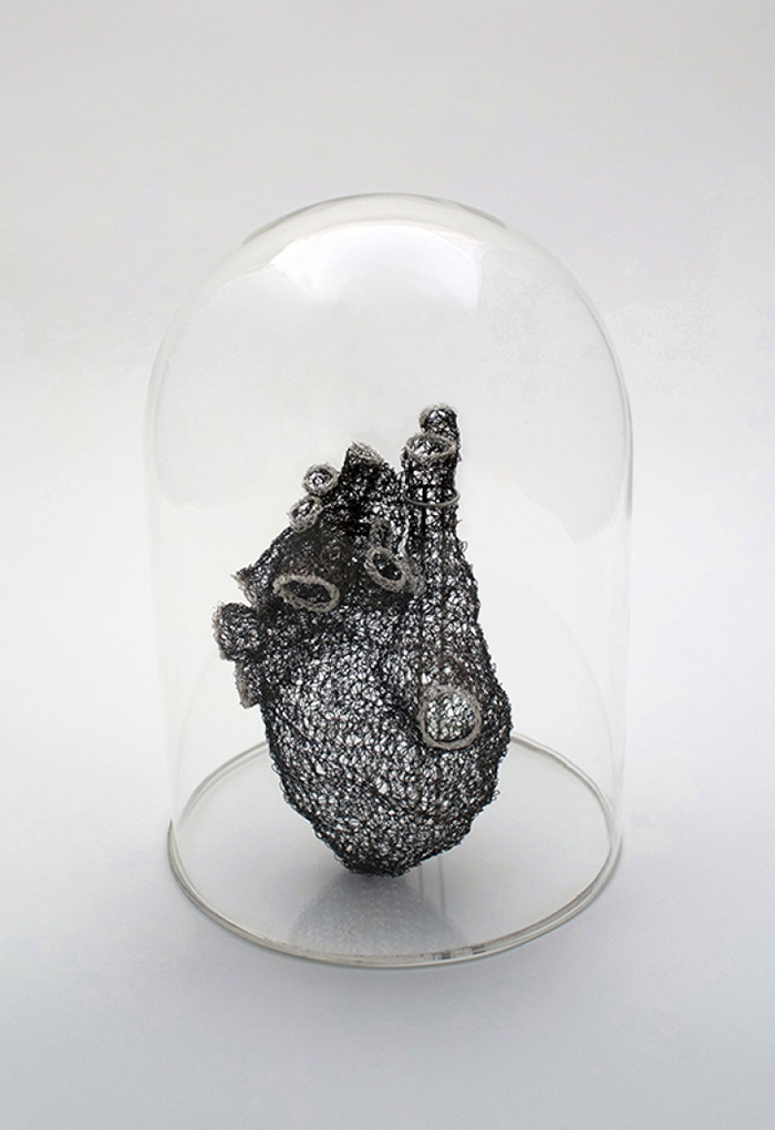 anatomical-wire-sculptures-heart-anne-mondro-9