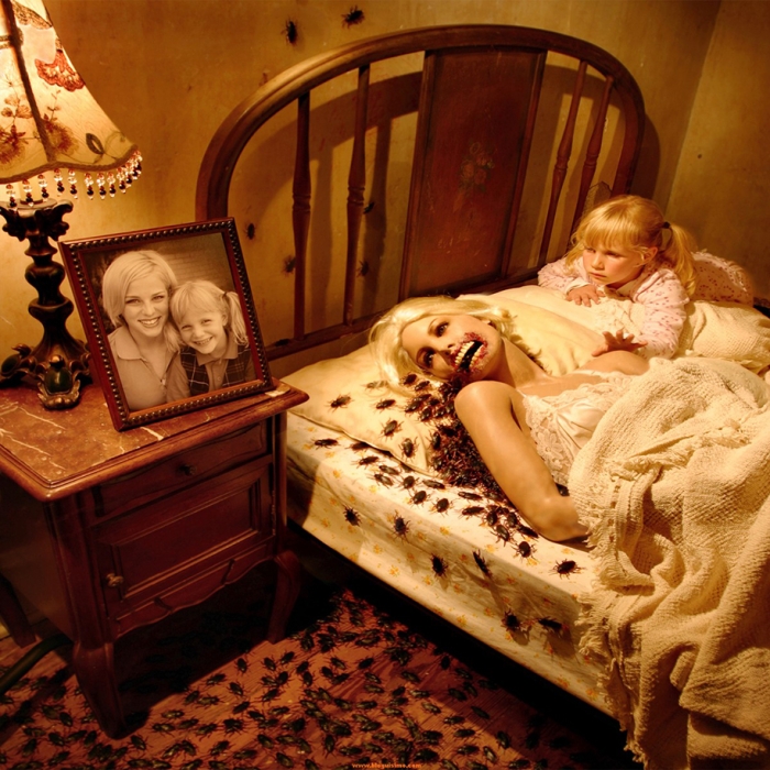 horror-family-photoshoot-creative-children-photography-joshua-hoffine-19