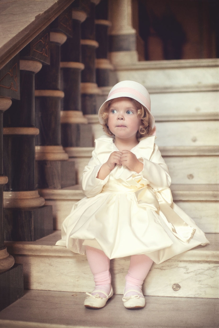 photographer-captures-children-in-costumes-childhood-anna-rozwadowska-6