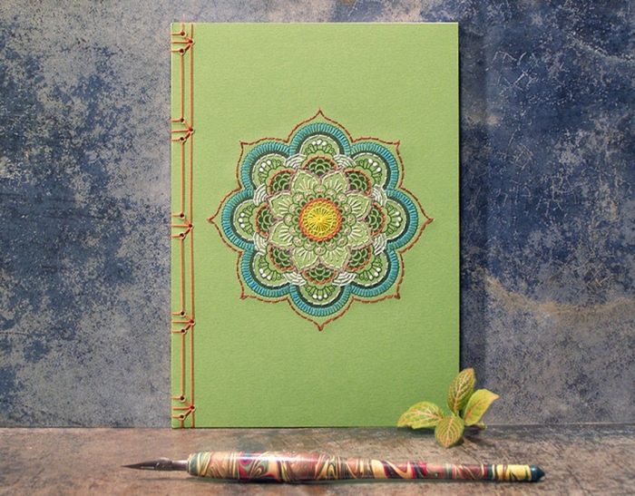 outside-the-box-embroidery-art-12