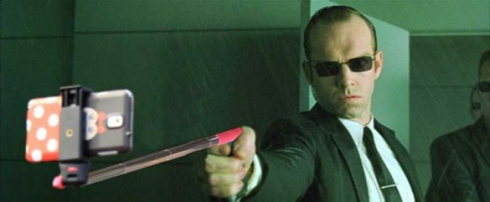 photoshopped-movies-guns-replaced-with-selfie-sticks-2