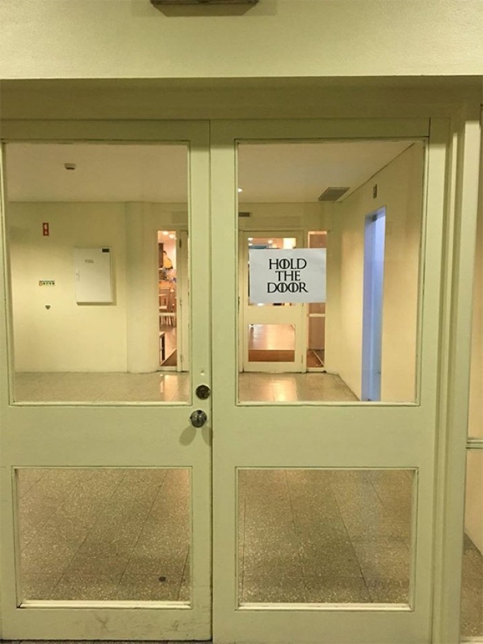funny-hodor-memes-hold-the-door-game-of-thrones-3