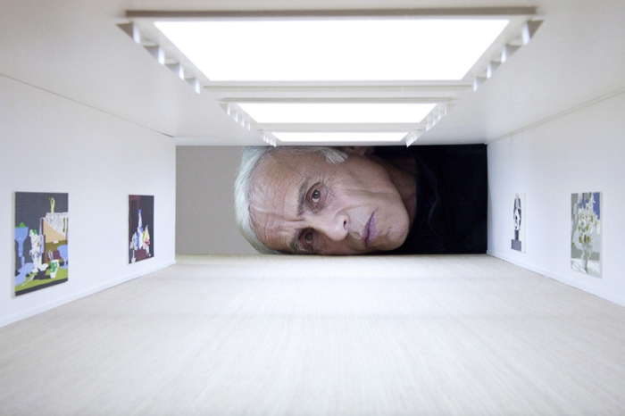 giant-heads-in-art-gallery-falsification-tezi-gabunia-8