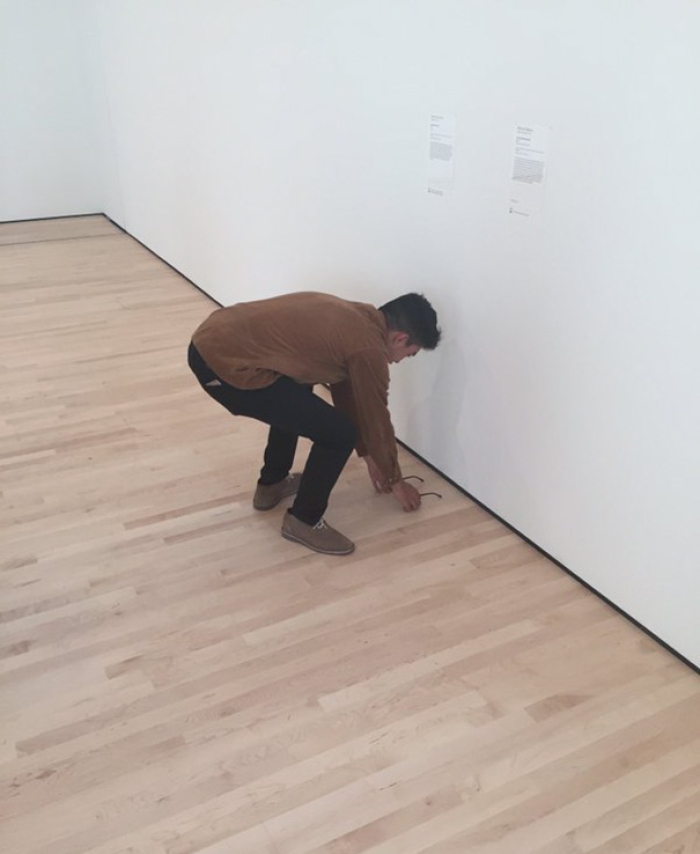 modern-art-gallery-glasses-prank-tj-khayatan-7