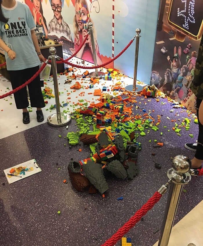 kid-destroys-man-sized-lego-statue-zootopia-zhao-3