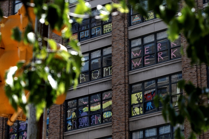 building-post-it-war-sticky-notes-manhattan-nyc-35