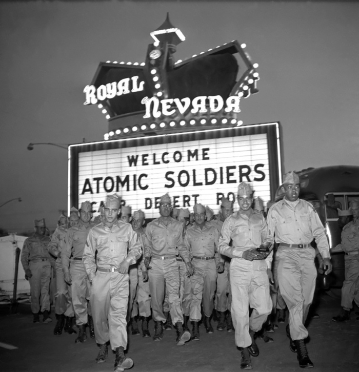 nuclear-tourism-1950s-atomic-bomb-las-vegas-17