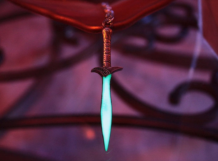 fantasy-jewelry-glow-in-the-dark-manon-richard-12