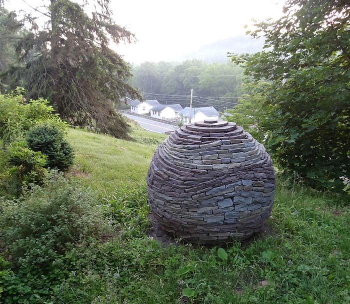 stacked-dry-stone-garden-spheres-devin-devine-15