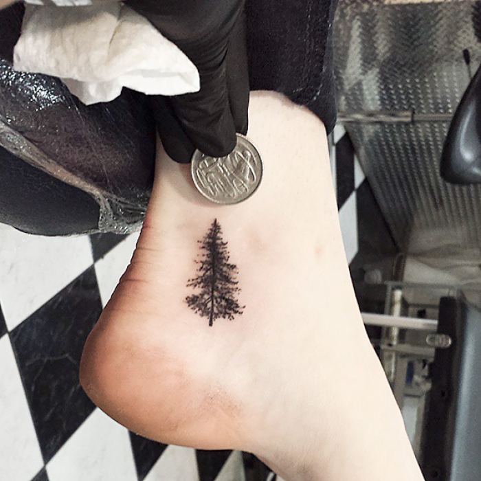 minimal-foot-tattoos-13