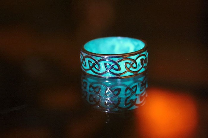 fantasy-jewelry-glow-in-the-dark-manon-richard-10