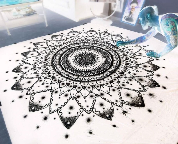 inverted-salt-drawings-dino-tomic-atomiccircus-1