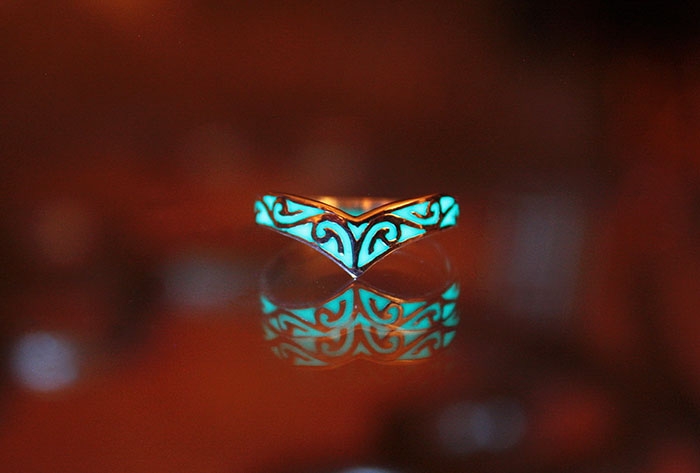 fantasy-jewelry-glow-in-the-dark-manon-richard-2