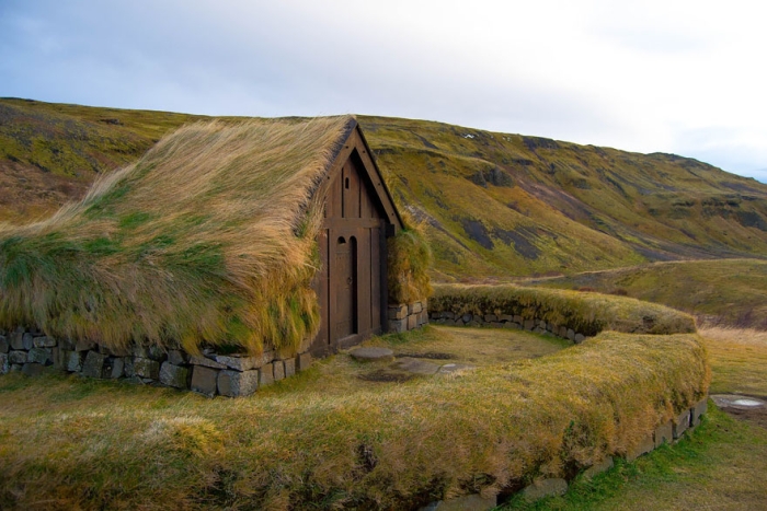 grass-roofs-green-houses-scandinavia-1